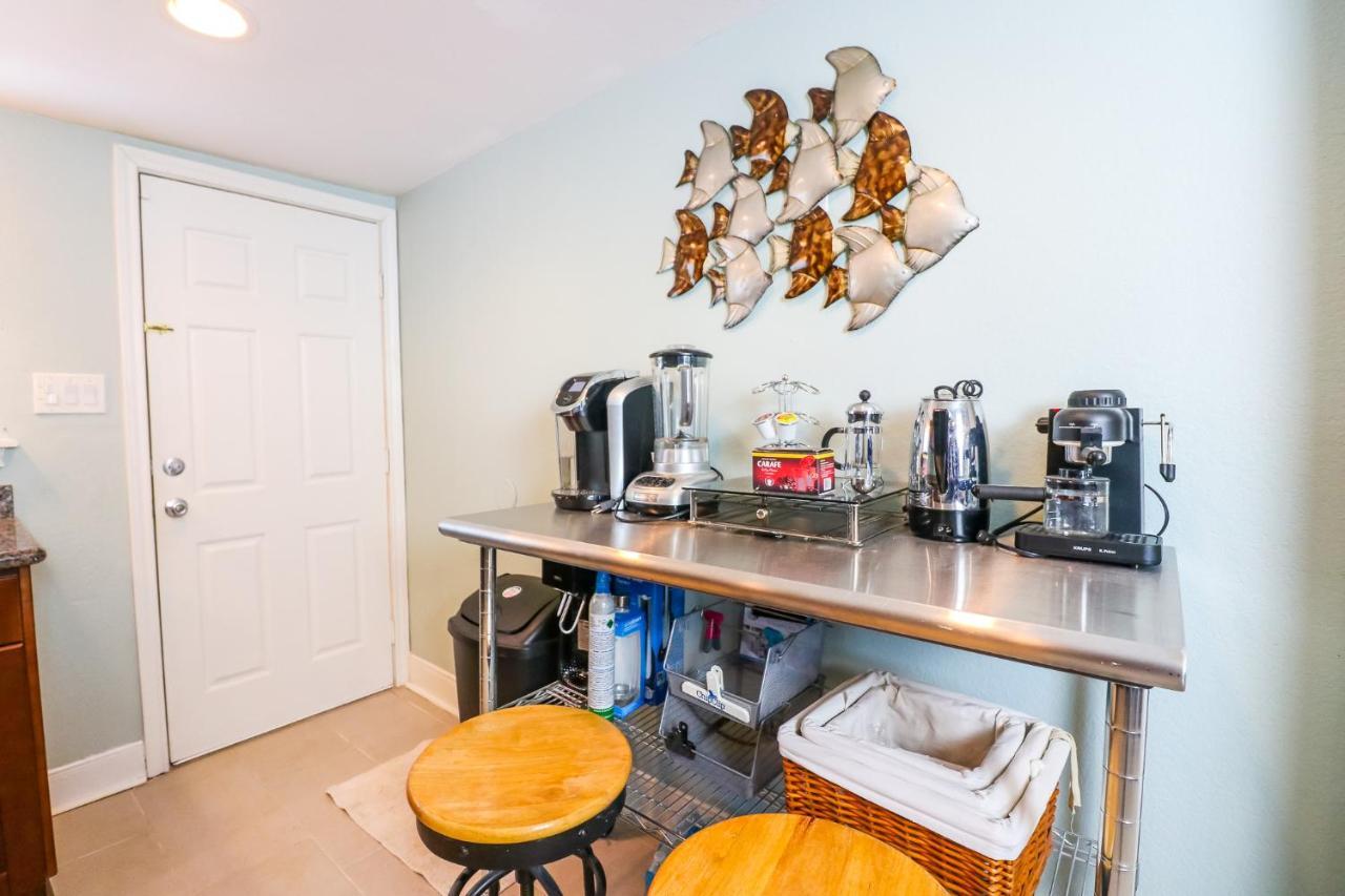 Perfect Location Spacious Yard Coffee Bar At This Lovely Beach Home Galveston Eksteriør bilde