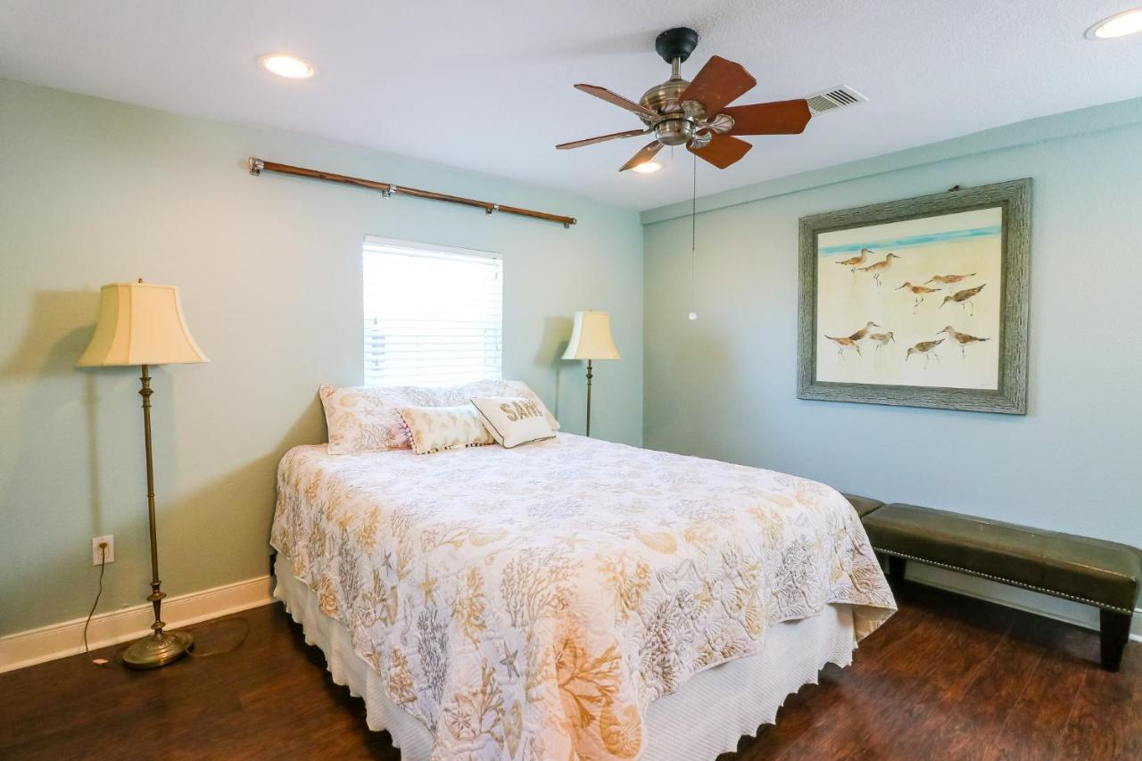 Perfect Location Spacious Yard Coffee Bar At This Lovely Beach Home Galveston Eksteriør bilde