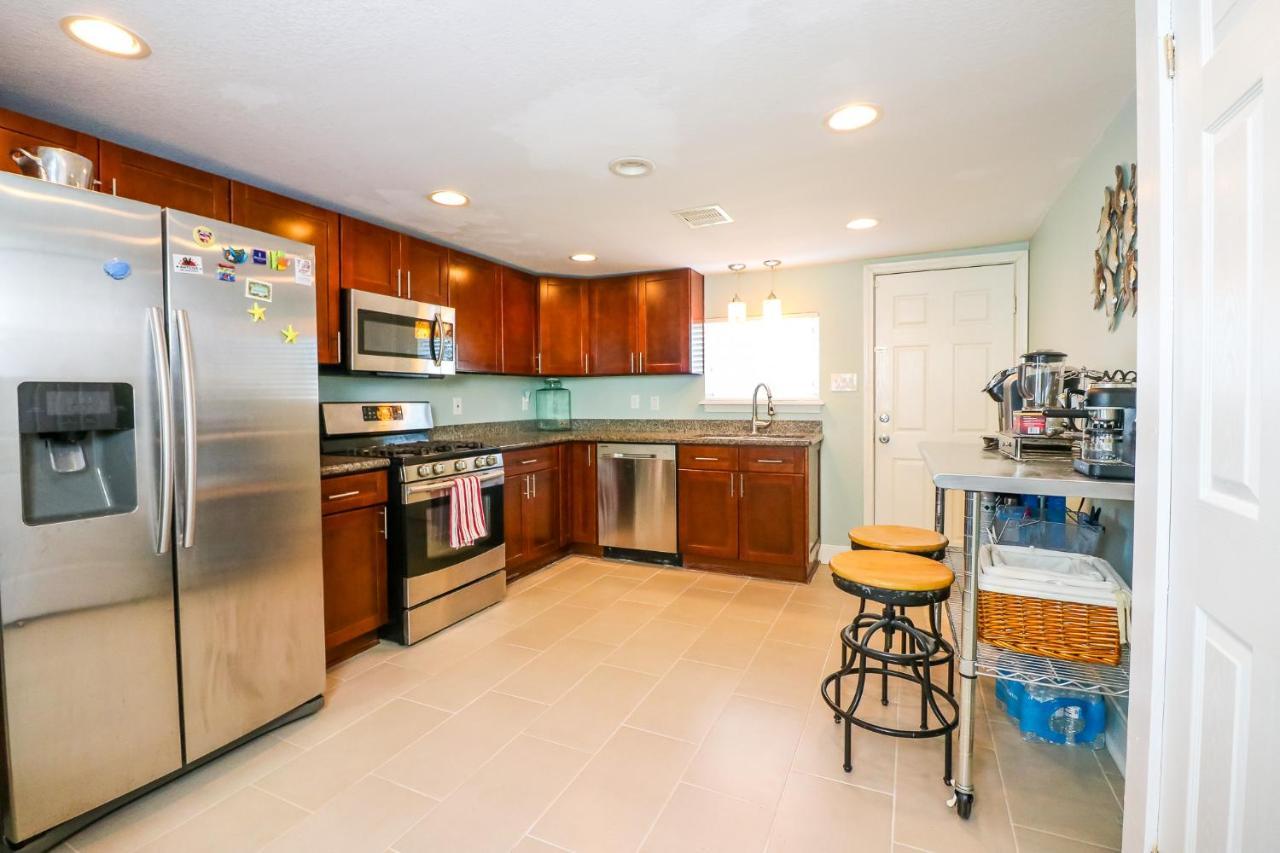 Perfect Location Spacious Yard Coffee Bar At This Lovely Beach Home Galveston Eksteriør bilde