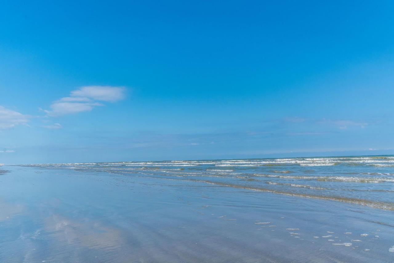 Perfect Location Spacious Yard Coffee Bar At This Lovely Beach Home Galveston Eksteriør bilde