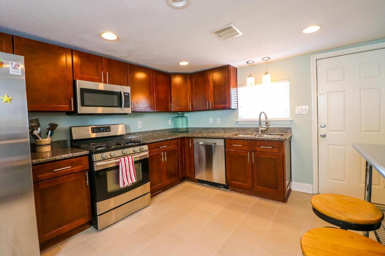 Perfect Location Spacious Yard Coffee Bar At This Lovely Beach Home Galveston Eksteriør bilde